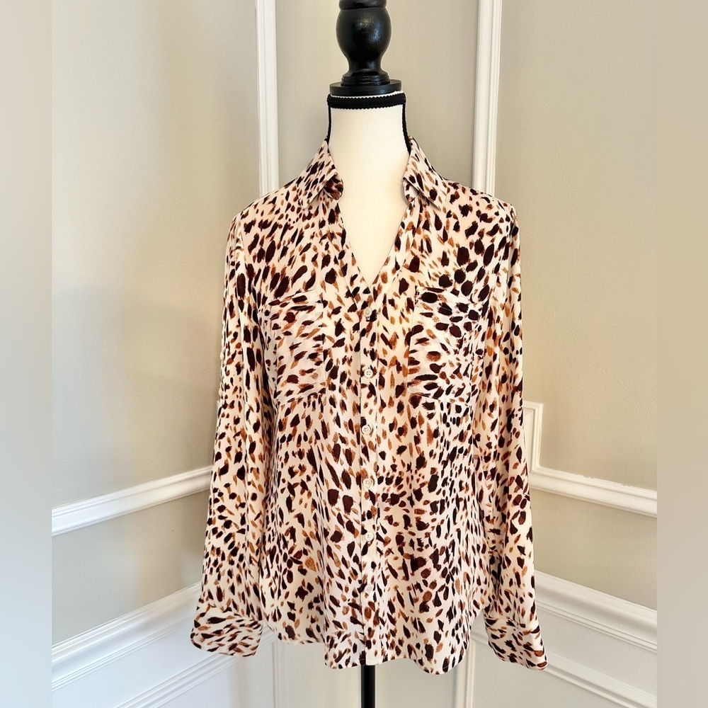 Like New! Express leopard print button up blouse